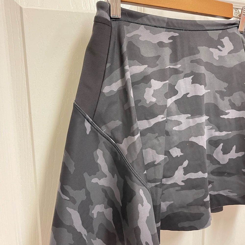 Athleta Camo Match Point Skort - Picture 2 of 11